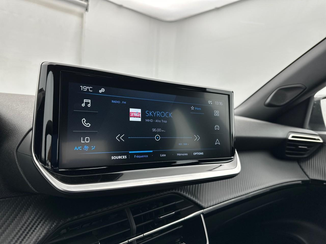 Peugeot 2008 100 s&s bvm6 style — photo 22