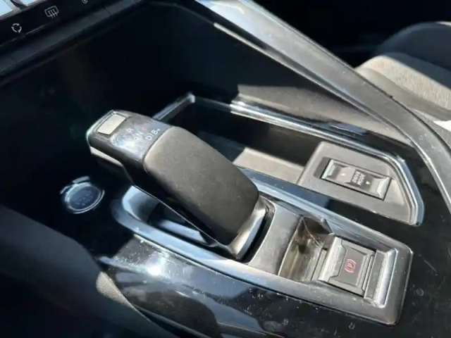 Peugeot 3008 hybrid 225ch allure e-eat8 10cv — photo 14