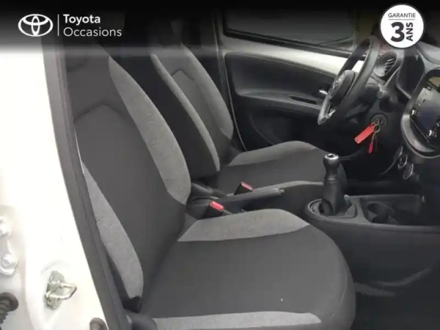 Toyota Aygo x 1.0 vvt-i 72ch dynamic — photo 6