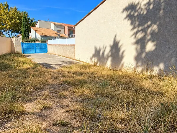 Terrain 168 m²