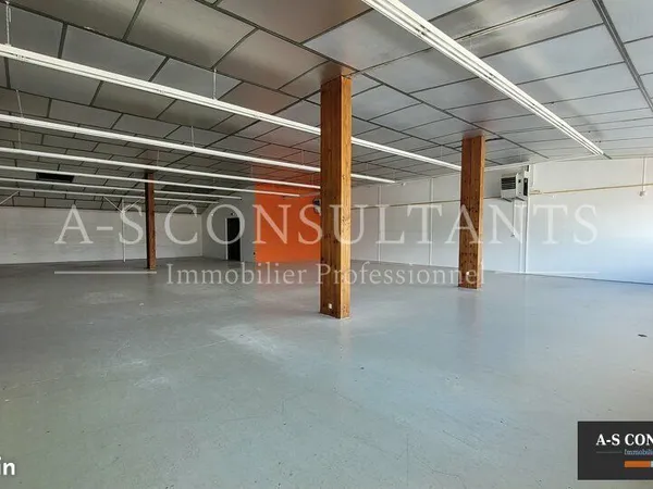 Local commercial 450 m² DAVÉZIEUX