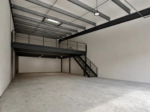 ENTREPOT - LOCAUX - BUREAUX