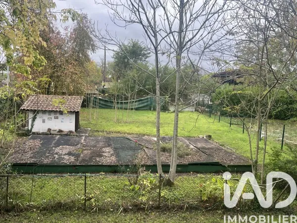 Terrain 800 m²