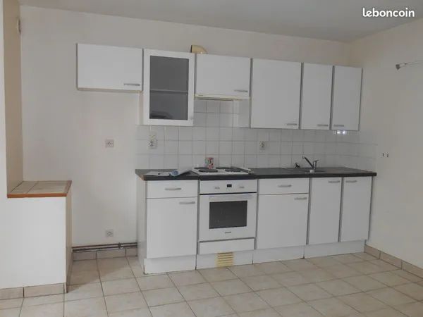 Petite maison Ardres centre ville