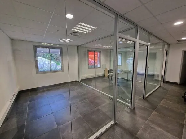 Bureau 117 m²