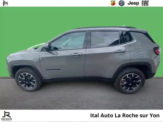 Jeep Compass 1.3 turbo t4 240ch phev 4xe upland at6 eawd — photo 10