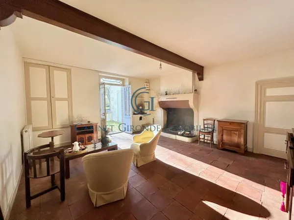 PRECHAC : PROPRIETE PIERRE 3 HABITATIONS 8 CHAMBRES DEPENDAN