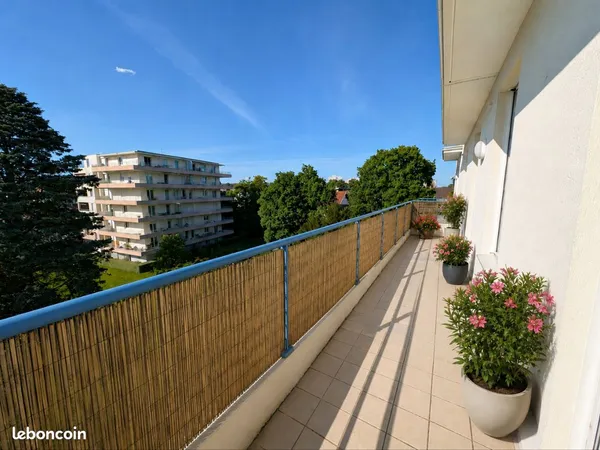 Beau T2 lumineux Dernier étage avec Terrasse et Parking - Résidence Calme - Besançon