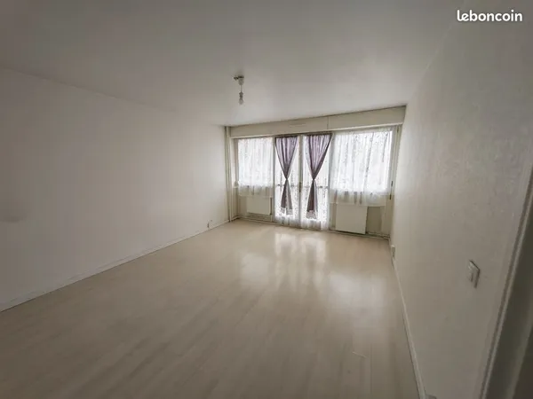 Appartement 3 pièces 64 m² + cave — Ivry Mairie