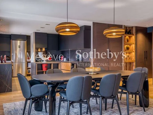 Appartement 5 pièces 197 m²
