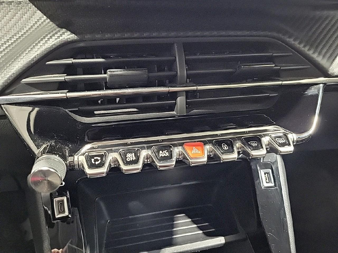 Peugeot 2008 puretech 130 s&s eat8 style — photo 17