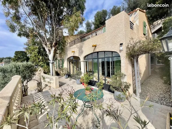 Villa 5 pièces 198 m²