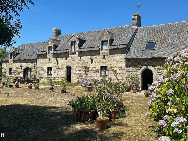 Longère 12 pièces 225 m²