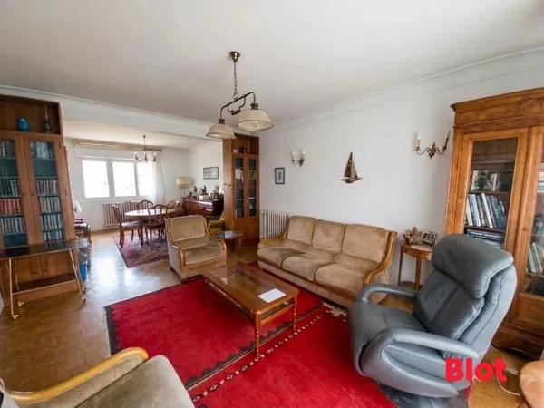 A vendre chez Blot Immobilier - Maison 151 m² - 4 chambres - jardin -A rafraichir