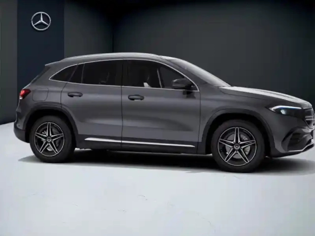 Mercedes Eqa 250+ amg line — photo 17