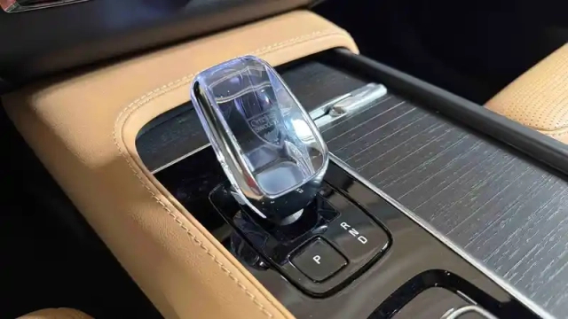Volvo Xc90 t8 awd hybride rechargeable 310+145 ch geartronic 8 7pl — photo 19