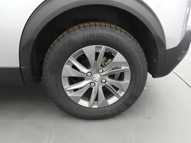 Peugeot 2008 puretech 130 s&amp;s bvm6 — photo 11