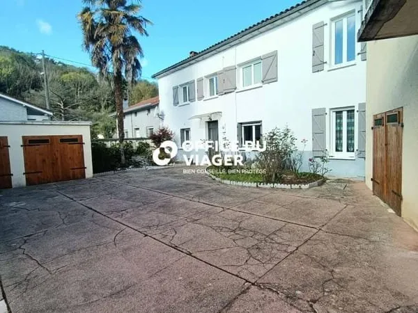 Maison 8 pièces 213 m²