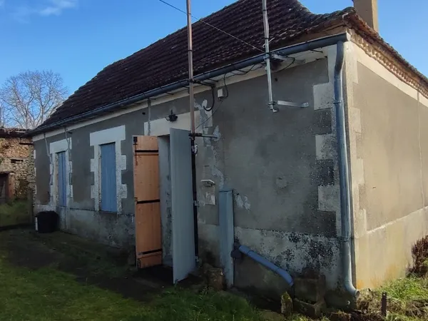 MAISON EN PIERRE A RESTAURER DE 50MÂ² HAB + GRENIER AMENAGEABLE D