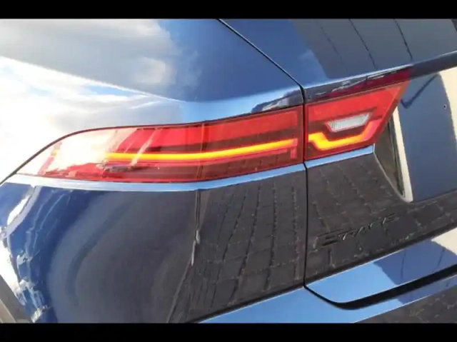 Jaguar E-Pace p300e phev r-dynamic hse bva awd — photo 26