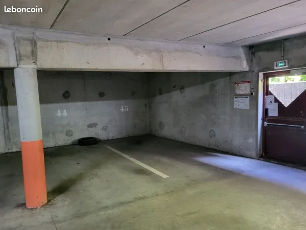 Place de parking couverte en sous-sol sécurisé - Lille, rue Jules Lefebvre