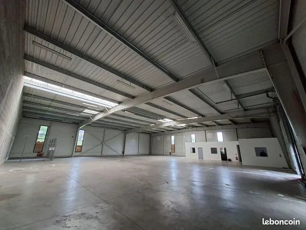 Bureaux 859 m² LA ROCHE SUR YON