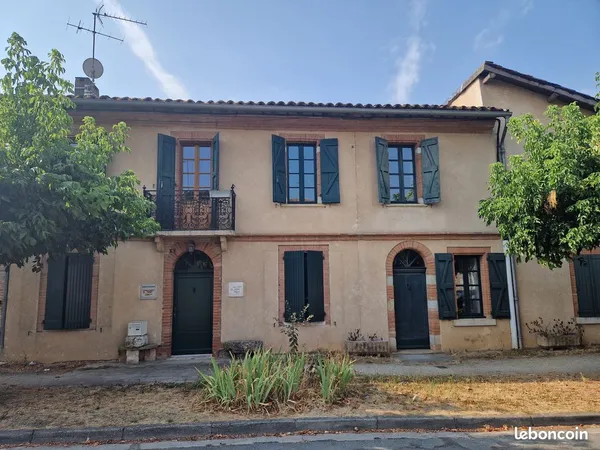 Particulier vend belle demeure de 250 m² avec piscine