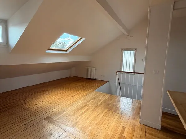 3 PIÈCES LUMINEUX 50m² - 2 CHAMBRES - SAINT-CLOUD - CUISINE ÉQUIPÉE