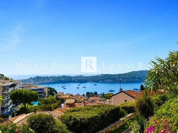 A VENDRE - VILLEFRANCHE-SUR_MER - VUE MER - PISCINE - GARAGE