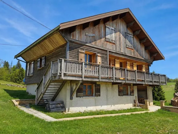 LAJOUX : Chalet avec vue sur les Monts Jura