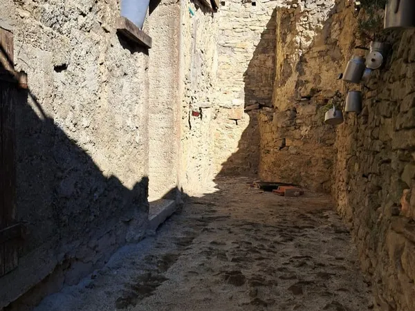Maison de village avec cour et garage