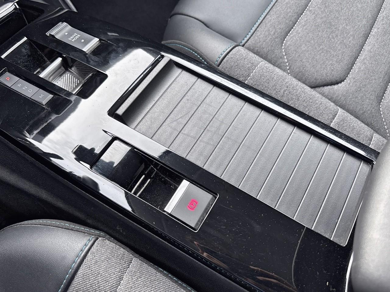 Citroën C4 bluehdi 130ch s&s feel pack eat8 120g — photo 21
