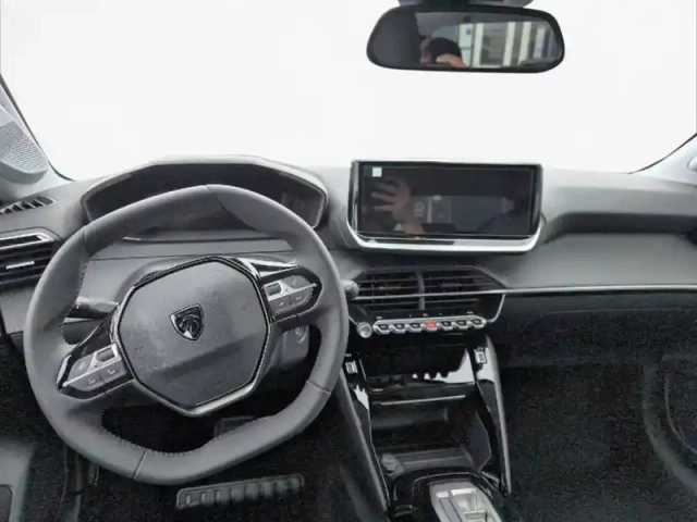 Peugeot 208 hybrid 110 ch e-dcs6 — photo 8