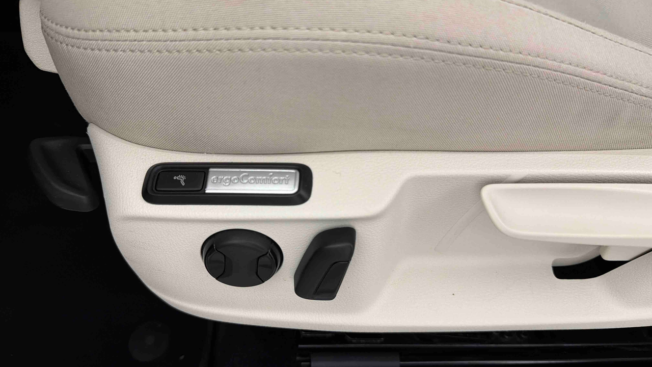 Volkswagen Passat SW 1.4 TSI 150 ACT BMT DSG7 — photo 32