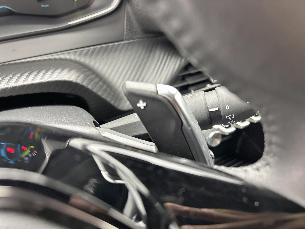 Peugeot 2008 hybrid 136 e-dcs6 style — photo 26