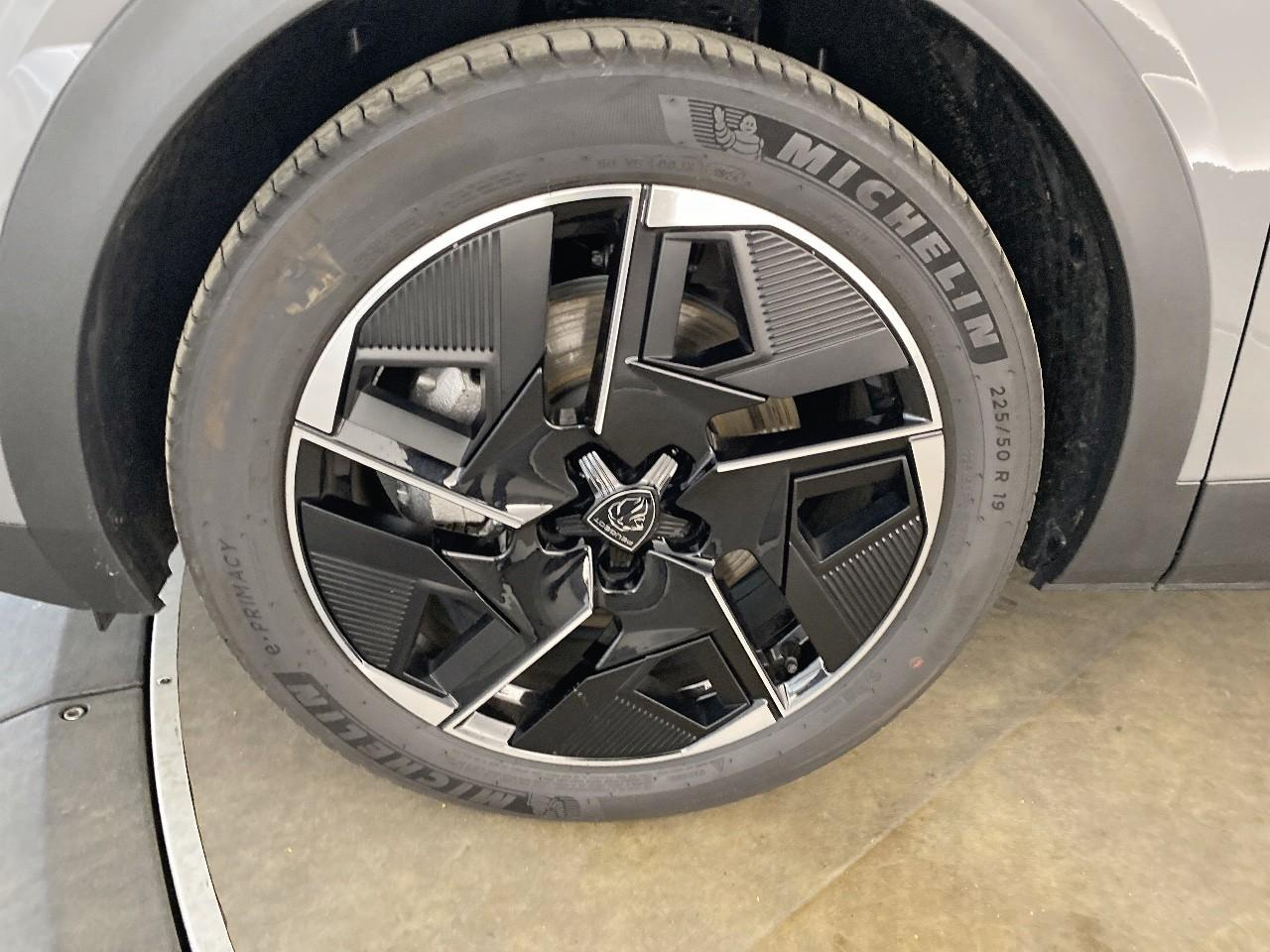 Peugeot 408 electrique 58 kwh 210 ch gt — photo 11