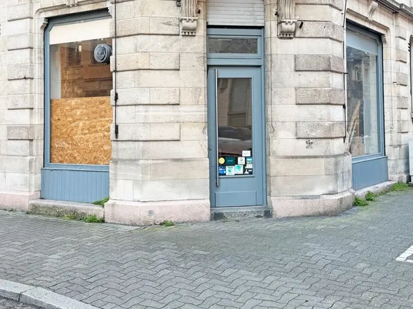 Local commercial quartier tribunal