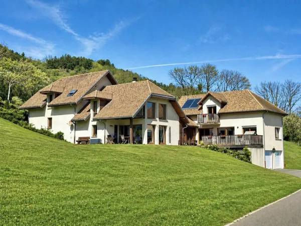 Maison 7 pièces 232 m²