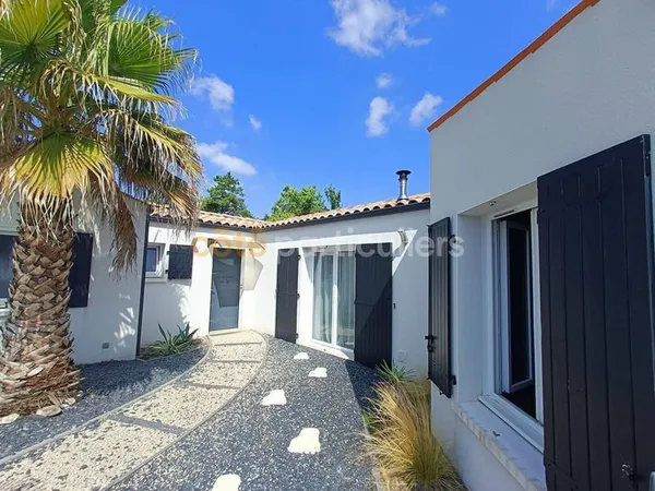 Maison de plain-pied 8 pièces 175 m²