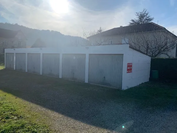 GARAGE / BOX