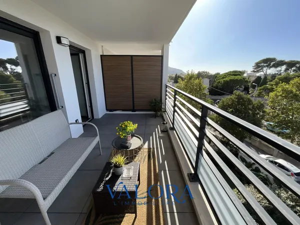 #SOUS OFFRE# Studio parfait état avec terrasse et garage