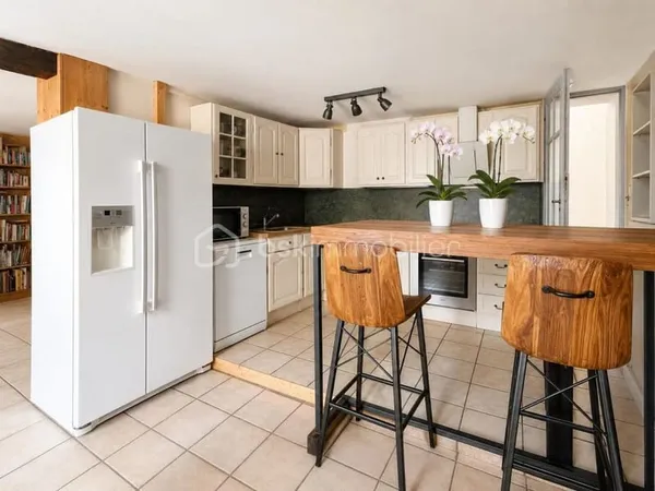 ? À DÉCOUVRIR  ENSEMBLE IMMOBILIER RARE AVEC DEUX LOGEMENTS INDÉPENDANTS À MARLY-LA-VILLE