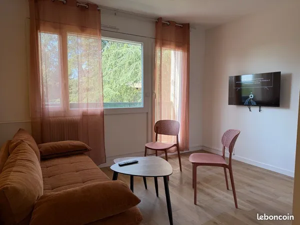 T2 rénové avec balcon - À 2 minutes à pied de la frontière suisse