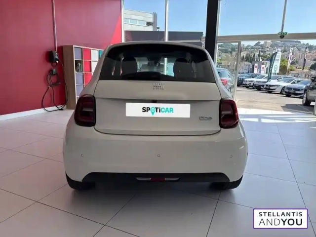 Fiat 500 3+1 e 95 ch — photo 5