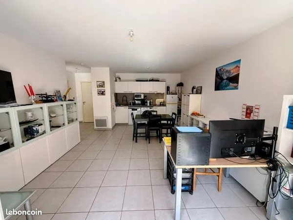 Appartement type 2 Pièces Carros + 2 Places de Parking