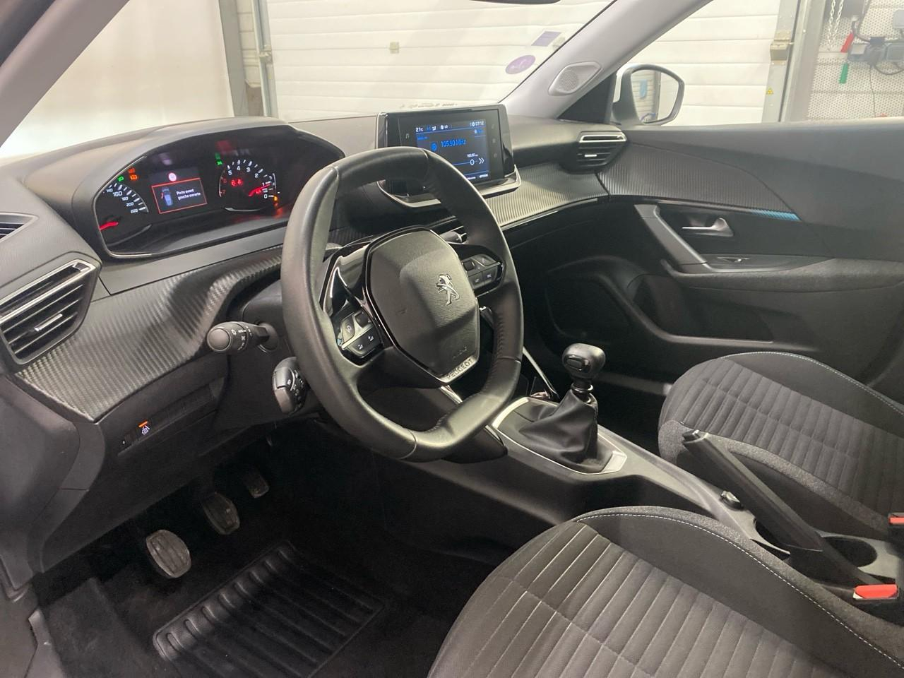 Peugeot 2008 puretech 100 s&s bvm6 style — photo 9