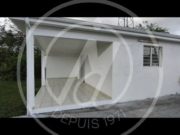 A LOUER 1395 € VILLA T4 - SAINTE ROSE