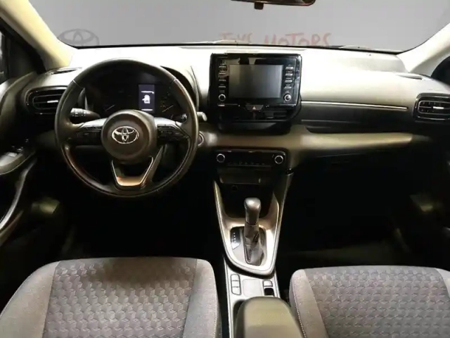 Toyota Yaris hybride 116h dynamic — photo 8