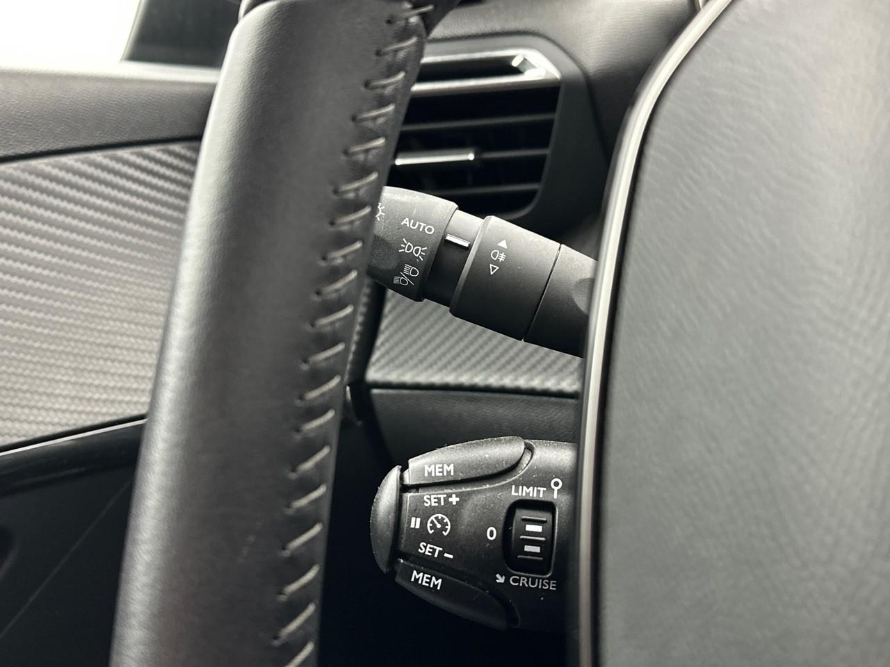Peugeot 208 puretech 100 s&s bvm6 style — photo 19