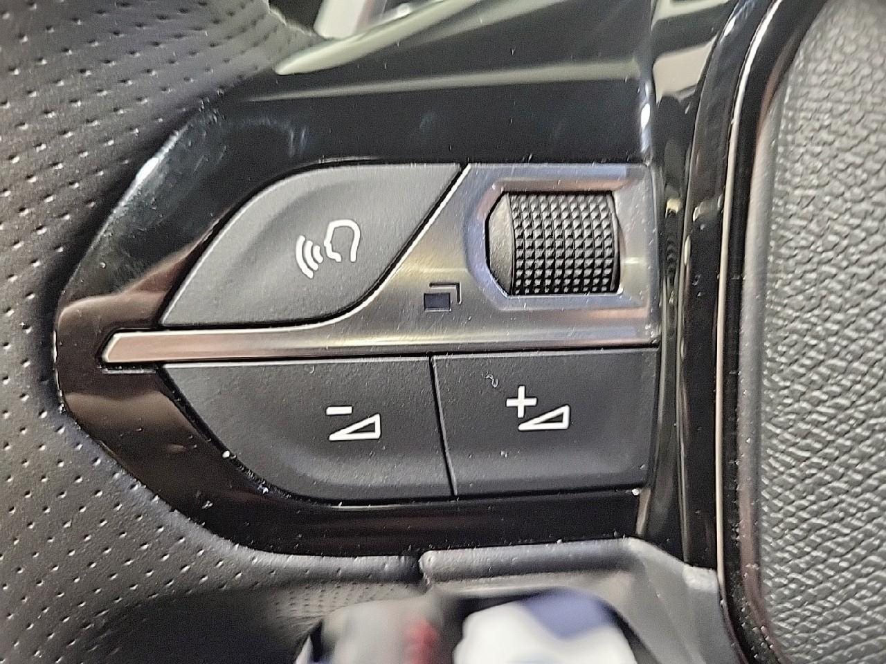 Peugeot 2008 puretech 130 s&s eat8 gt — photo 19
